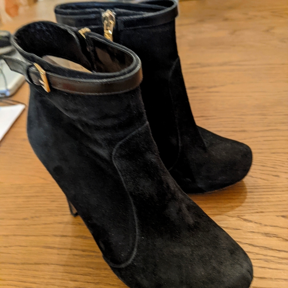 Maxmara stiletto ankle boots.